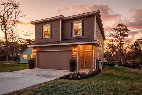 15678 Holly Dr, Montgomery, TX 77356