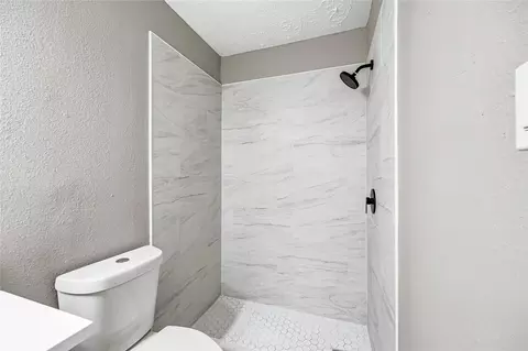 Bath - 4534 Rosegate Dr, Spring, TX 77373 photo 3 of 4
