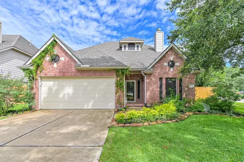 3602 Pine Stream Dr, Pearland, TX 77581