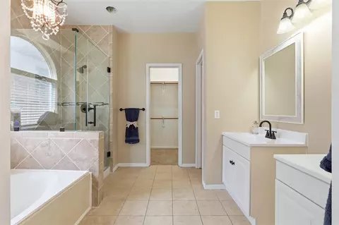 Bath - 12010 Audrey Ct, Pinehurst, TX 77362 photo 2 of 5