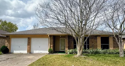 1331 Castle Glen Dr, Houston, TX 77015