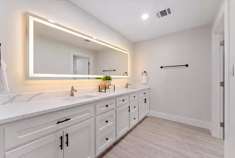 Bath - 25107 Broughton St, Spring, TX 77373 photo 4 of 5