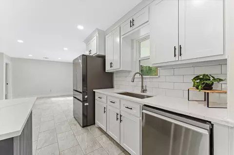 Kitchen - 25107 Broughton St, Spring, TX 77373 photo 6 of 6