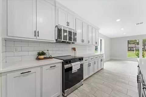 Kitchen - 25107 Broughton St, Spring, TX 77373 photo 4 of 6