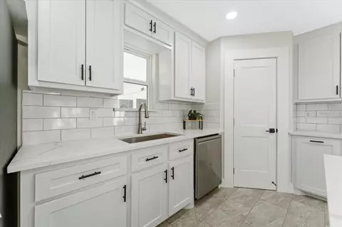 Kitchen - 25107 Broughton St, Spring, TX 77373 photo 5 of 6