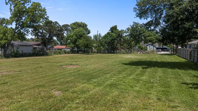 7821 Melrose St, Houston, TX 77022
