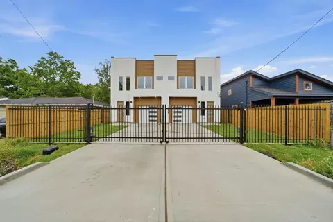 9030 Brandon St #A/B, Houston, TX 77051