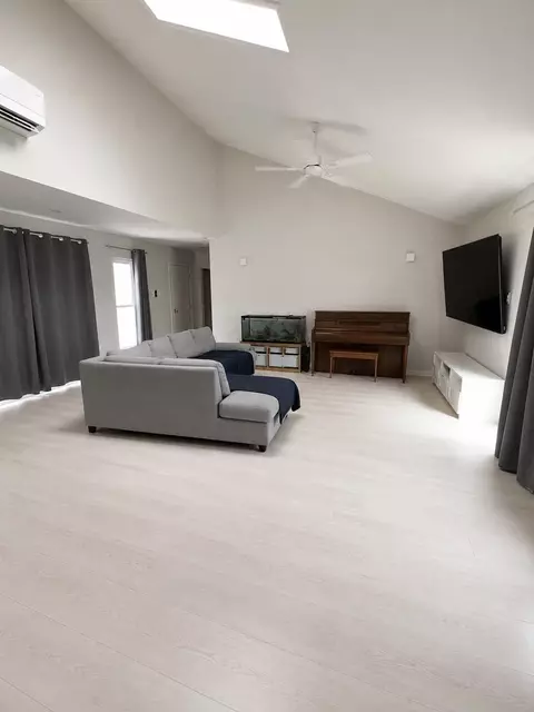 6402 Ludington Dr, Houston, TX 77035
