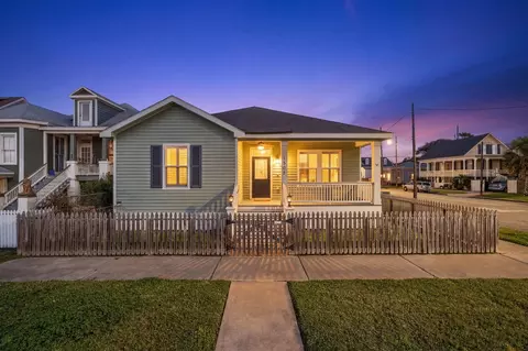 1502 Avenue M, Galveston, TX 77550
