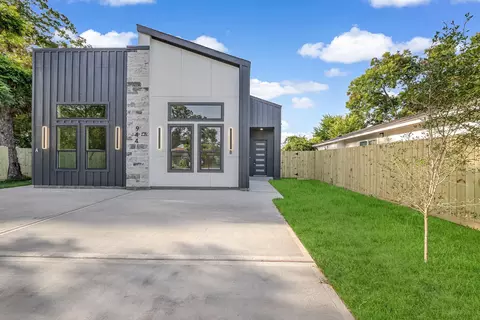944 Lucky St, Houston, TX 77088