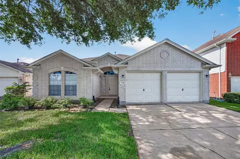 1706 Teal Run Place Dr, Fresno, TX 77545