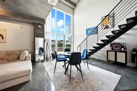 2000 Bagby St #5423, Houston, TX 77002