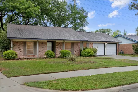 1607 Buescher Dr, Houston, TX 77043