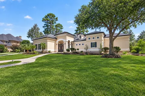 46 Kingwood Greens Dr, Kingwood, TX 77339