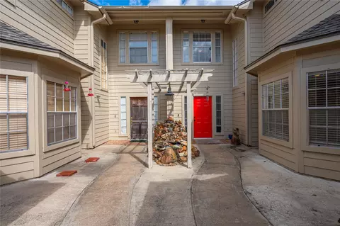 2060 Glencove Dr, Seabrook, TX 77586