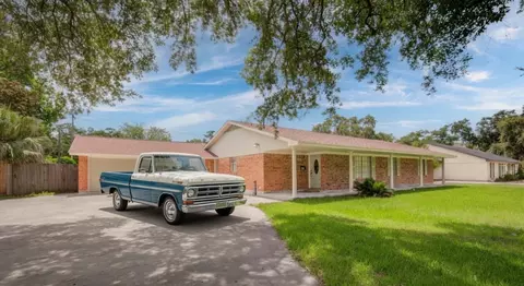 115 S Cedar St, Lake Jackson, TX 77566