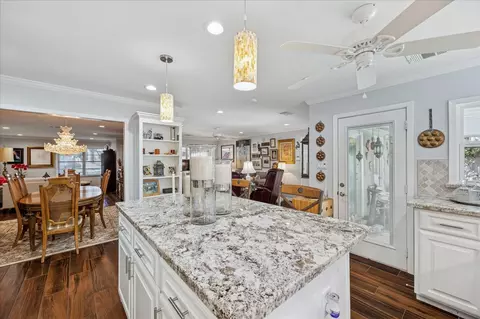 8611 Ferris Dr, Houston, TX 77096