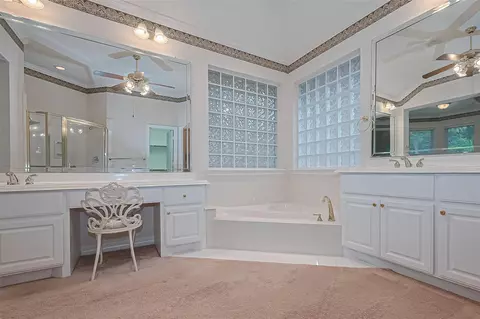 Bath - 4902 Stackstone Ln, Katy, TX 77450 photo 4 of 7