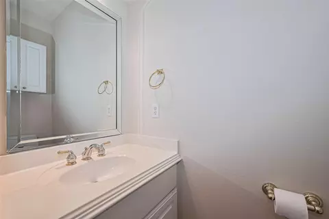 Bath - 4902 Stackstone Ln, Katy, TX 77450 photo 1 of 7