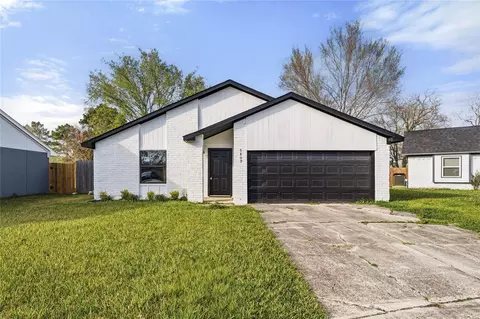 9809 Wren Ct, Conroe, TX 77385