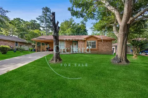 112 N Forest Dr, Willis, TX 77378 photo 1