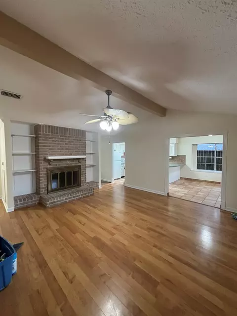 8323 Apothecary Ln, Houston, TX 77064