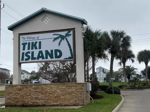 lot22 Tiki Dr, Tiki Island, TX 77554