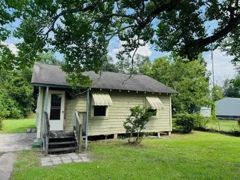 811 Flint St, Orange, TX 77630