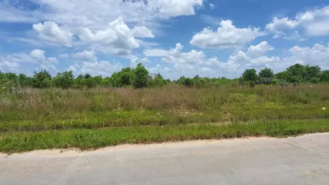 606 Road 5702, Cleveland, TX 77327