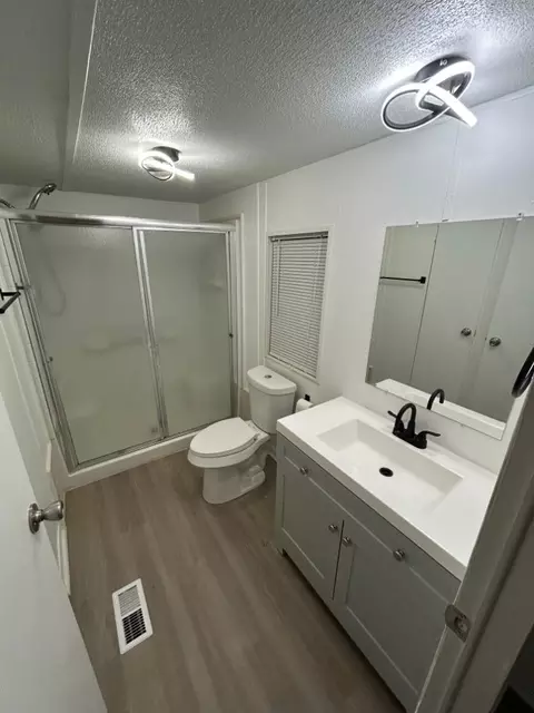 Bath - 120 Westlake Rd, Trinity, TX 75862 photo 2 of 2