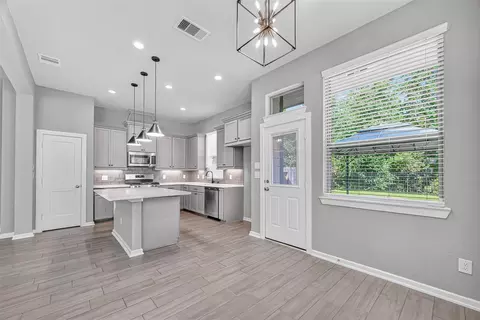 477 Long Leaf Pine Dr, Montgomery, TX 77316