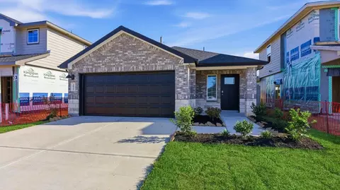 3501 Horseshoe Trail Rd, League City, TX 77573