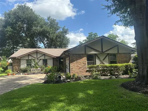 15715 Mill Point Dr, Houston, TX 77059