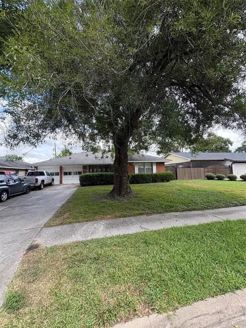 6039 Harbrook Dr, Houston, TX 77087