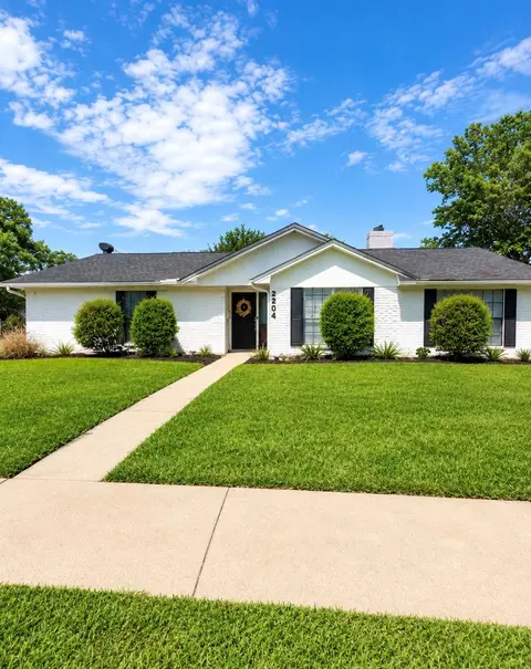 2204 S Fisher Ct, Pasadena, TX 77502