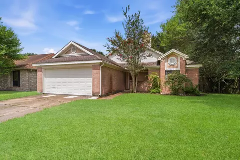 1139 Saint John Dr, Pearland, TX 77584