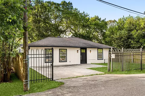 6825 London St, Houston, TX 77021