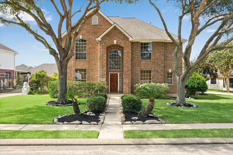8503 Beacon Bend Ln, Pearland, TX 77584