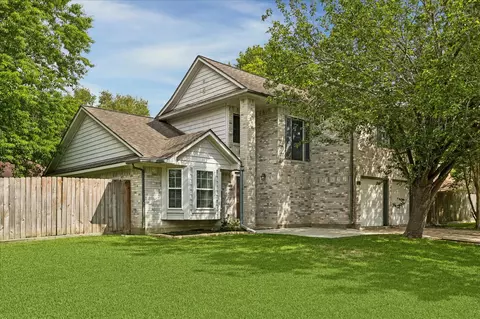 3210 Fox Run Dr, Alvin, TX 77511
