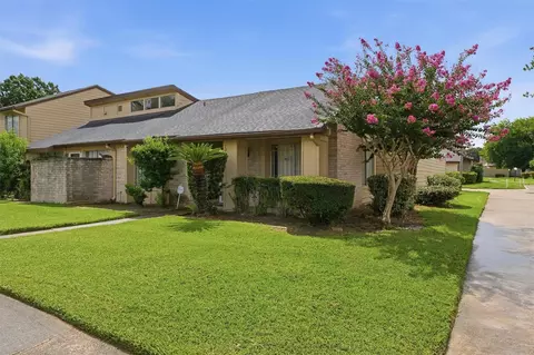 10331 Huntington Place Dr #331, Houston, TX 77099