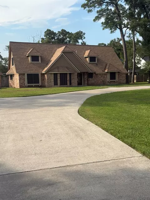 2404 Taylor Ln, Pearland, TX 77581
