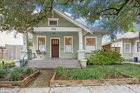1219 W Drew St, Houston, TX 77006