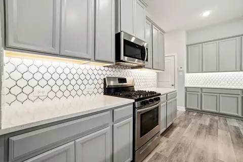 Kitchen - 32187 Park Plains Dr, Conroe, TX 77385 photo 3 of 4