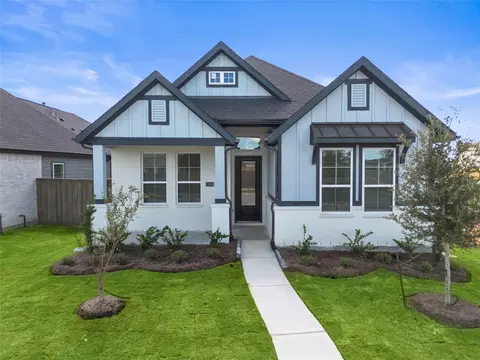 11914 N Pavillion Dr, Mont Belvieu, TX 77580