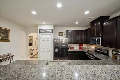 Kitchen - 2020 Cedar Tree Ct, Conroe, TX 77301 photo 3 of 5