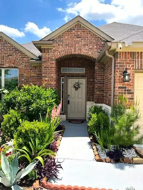 Exterior - 2020 Cedar Tree Ct, Conroe, TX 77301 photo 6 of 7