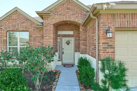 Exterior - 2020 Cedar Tree Ct, Conroe, TX 77301 photo 4 of 7
