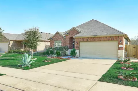 Exterior - 2020 Cedar Tree Ct, Conroe, TX 77301 photo 2 of 7