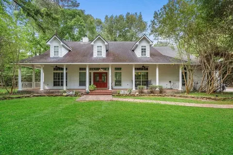350 Lago Trace Dr, Huffman, TX 77336