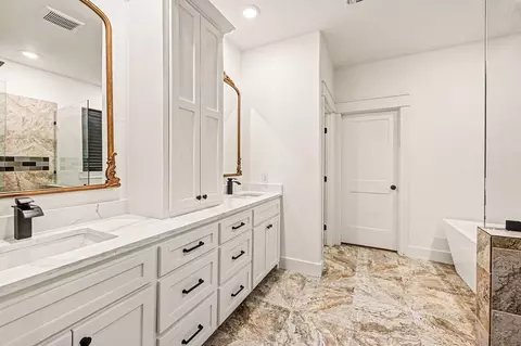 Bath - 444 Mill Rd, Angleton, TX 77515 photo 4 of 6